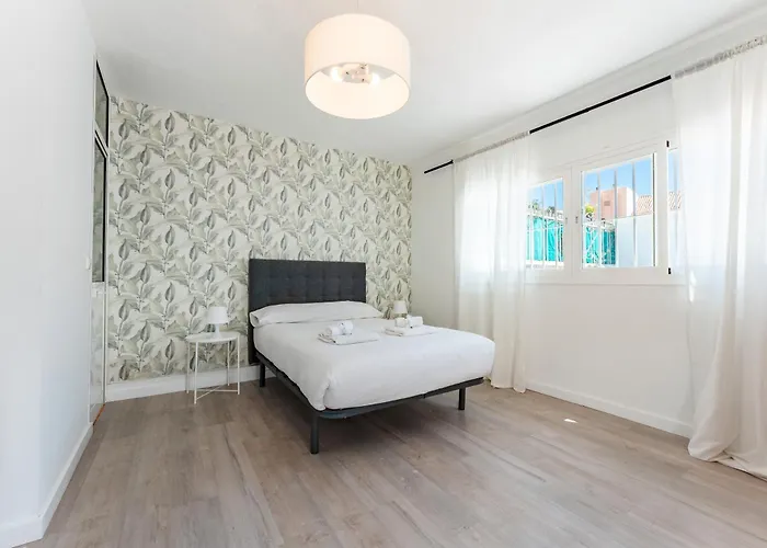 Beachside Centre Duplex 6pax アパート