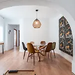 Beachside Centre Duplex 6pax Apartment