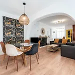 Beachside Centre Duplex 6pax Apartment
